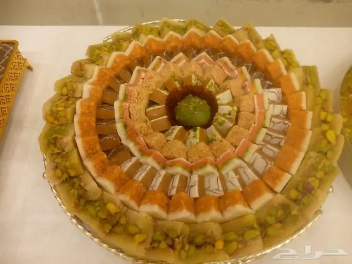بائع شوكلاته وحلويات 6