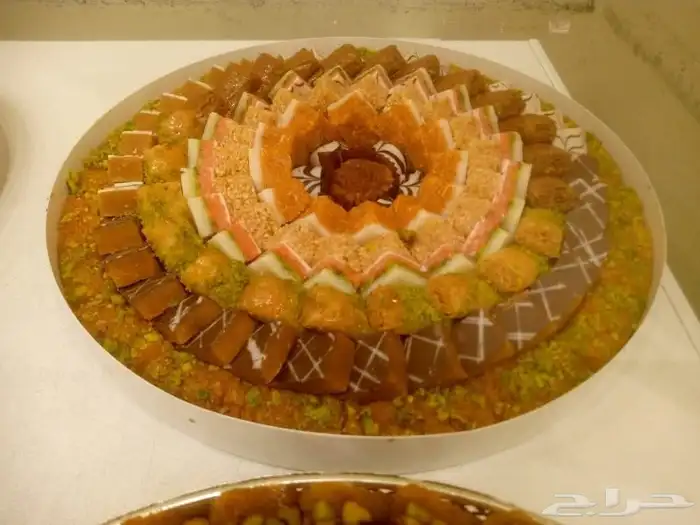 بائع شوكلاته وحلويات 1