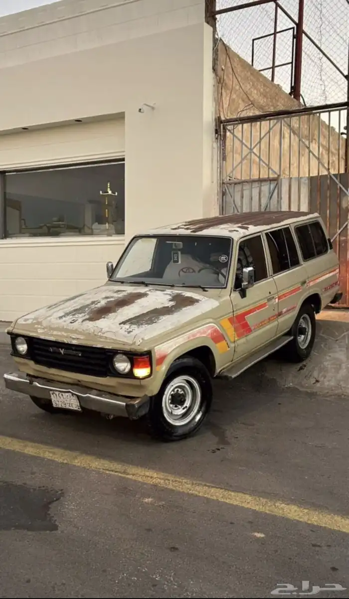 صالون لاند كروزر 1987النوعيه Gللبيع 5