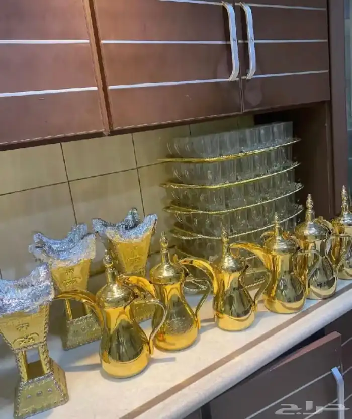 للحفلات والمناسبات قهوجينن وصبابين كراسي بنوعها اطولات بأنوا 1