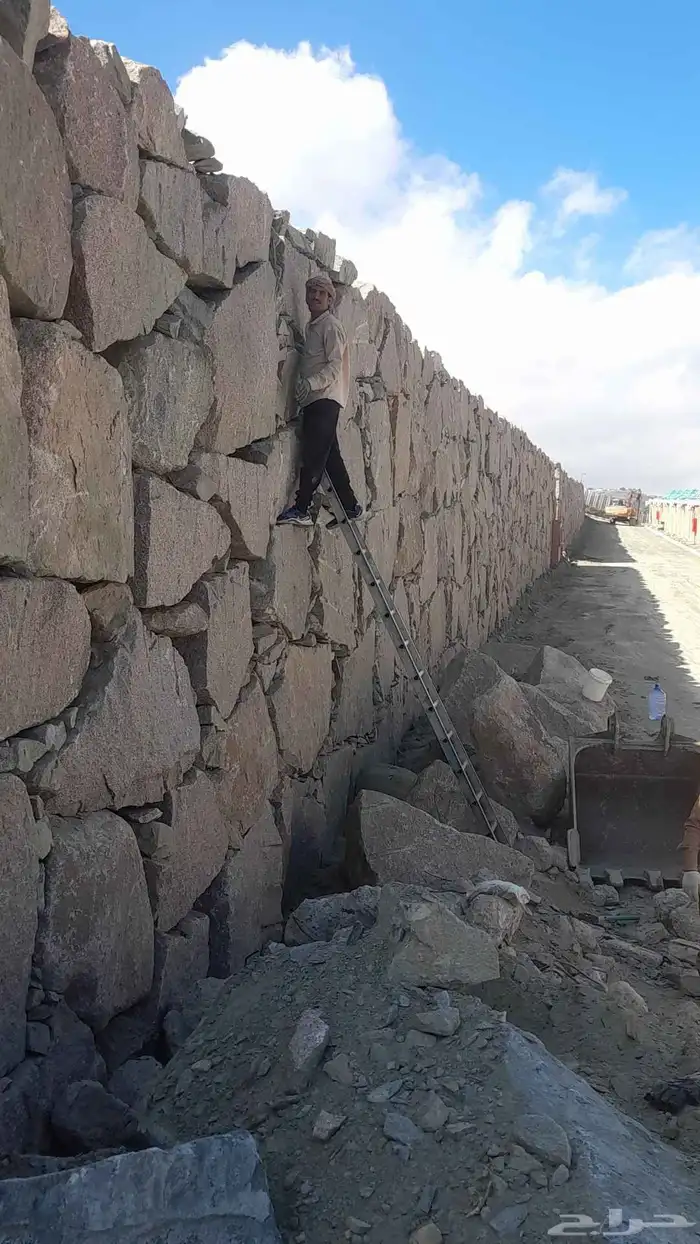 ابو متعب لبنا الحجر وقص الأراضي وتكسير الصخور لتواصل 0551672 2