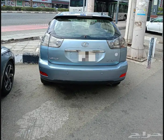 للبيع سيارة لكزس الفئة   أر أكس 330 Lexus RX 330 سنة الصنع 3