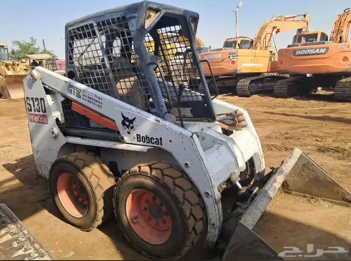 بوبكات الايجار شيول صغير 0