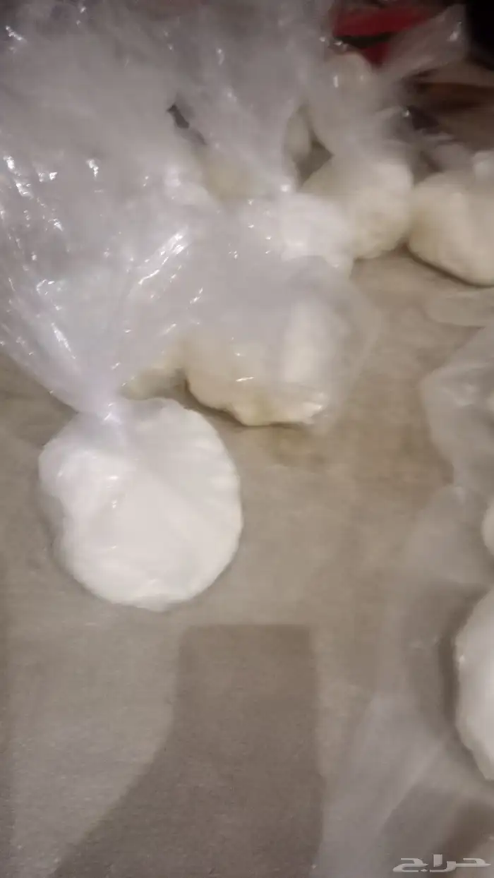 يوجد لدينا زبده غنم م وبقر خالي من الشوايب والشيط مشروطه 9