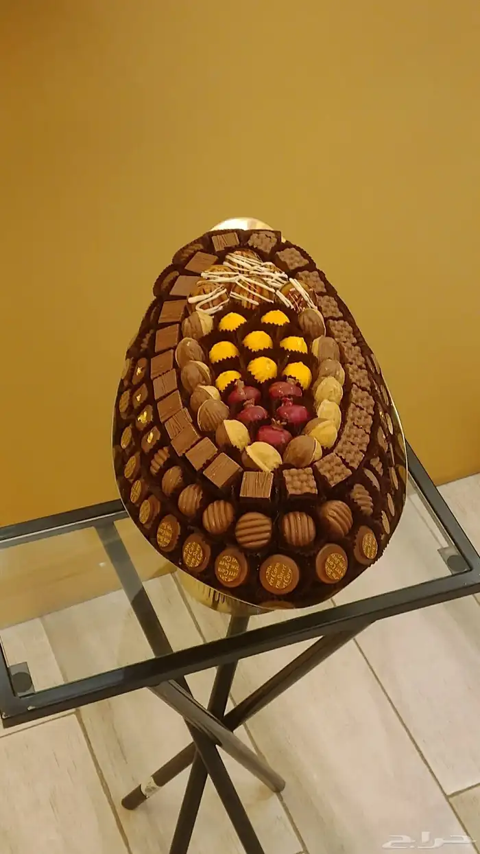 بائع شوكلاته وحلويات 0