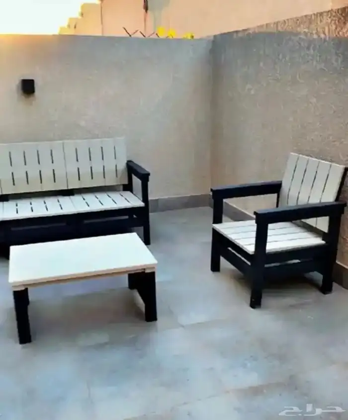 جلسة خارجية شبه غير مستعمله والوانها حلوة 1