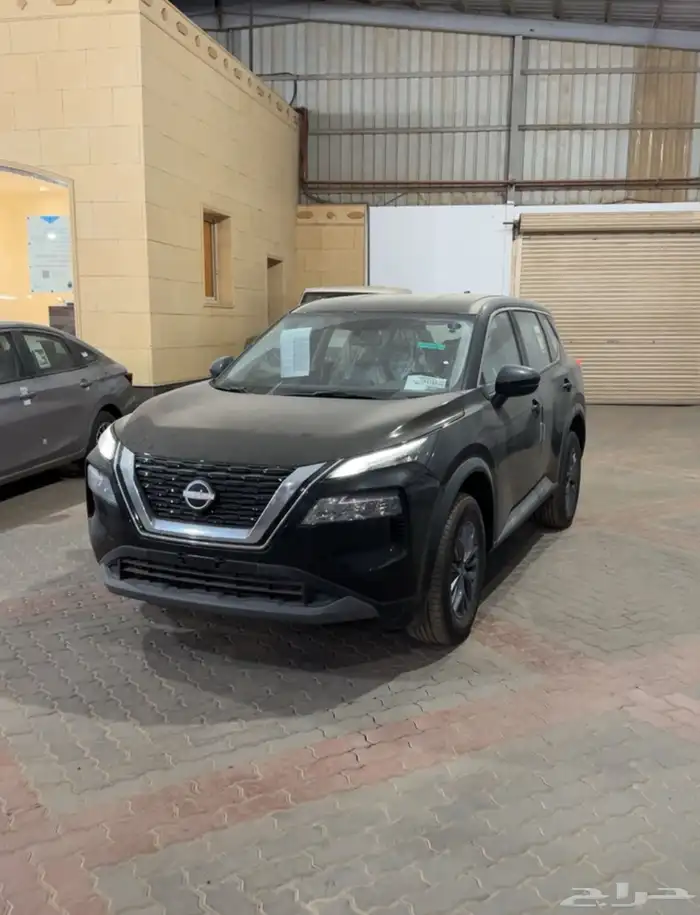 نيسان اكس تريل ستاندر بنزين 2025 3