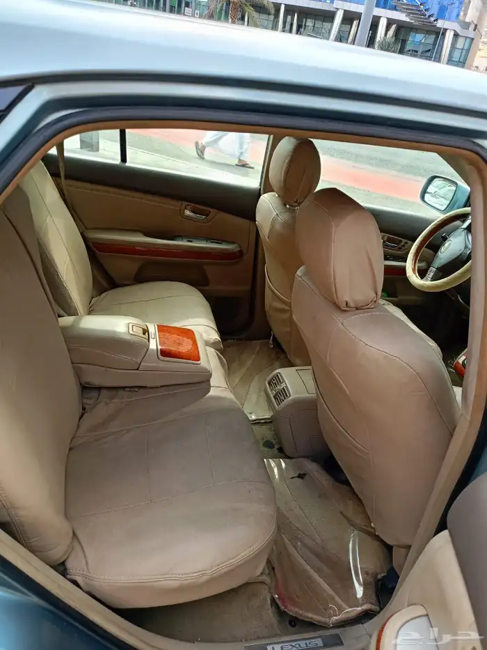 للبيع سيارة لكزس الفئة   أر أكس 330 Lexus RX 330 سنة الصنع 9
