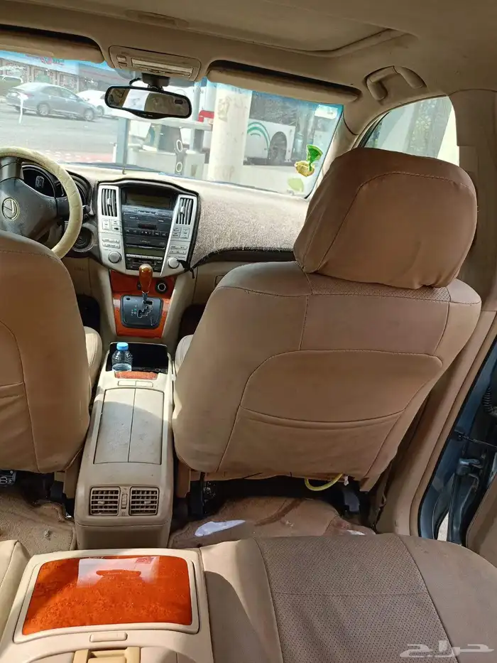 للبيع سيارة لكزس الفئة   أر أكس 330 Lexus RX 330 سنة الصنع 2