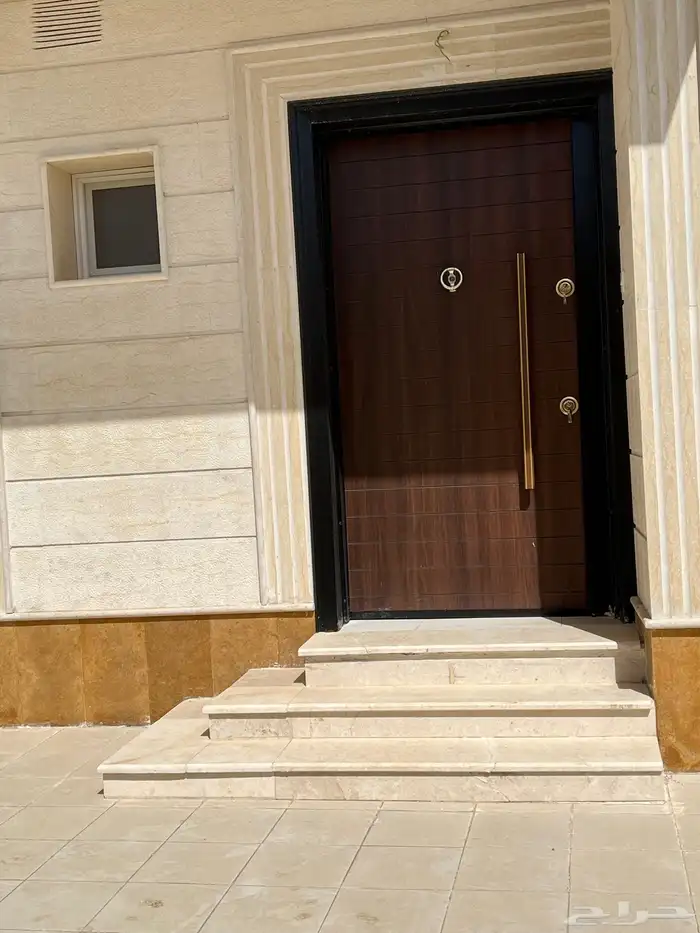 فلة للايجار حي الرانوناء 18