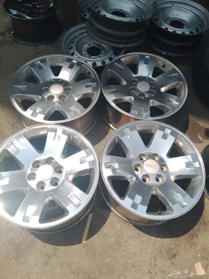 يوجد لدينا جميع انواع الجنوط وجميع مديلات السيارات 42