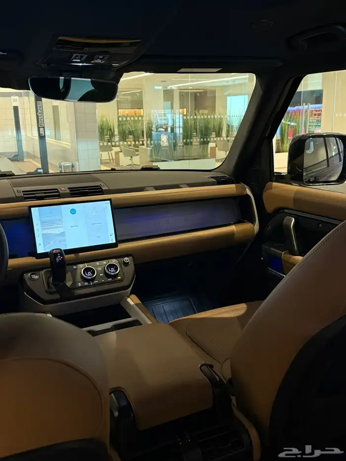 ديفندر للايجار 4