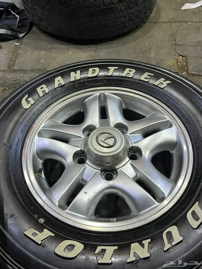 جنوط لكزز جيب لاند شفه نيكل مع كفرات دنلوب 275.70.16 ت23 5