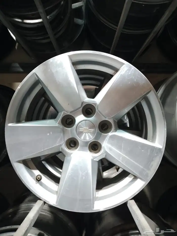 يوجد لدينا جميع انواع الجنوط وجميع مديلات السيارات 34