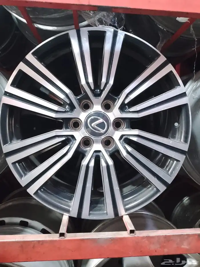 يوجد لدينا جميع انواع الجنوط وجميع مديلات السيارات 6