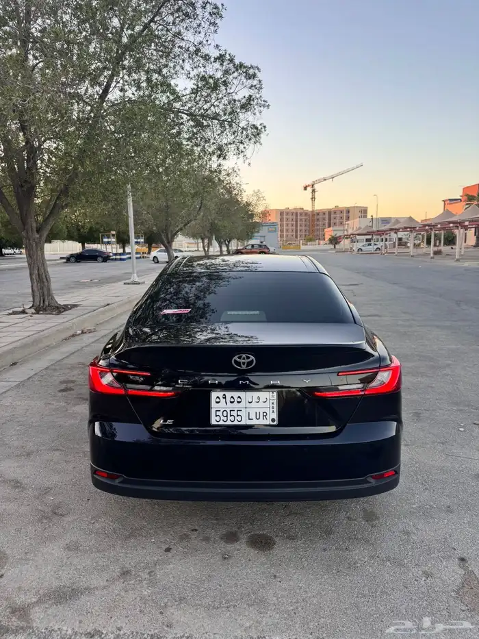 للبيع كامري2025 10