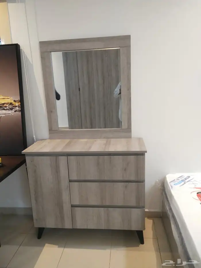 غرفة نوم كاملة  أثاث منزلي  سرير ودولاب وبطانيات 5