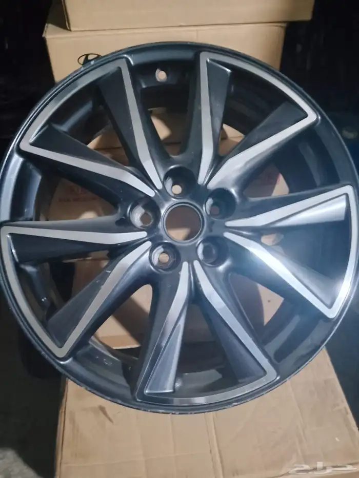 يوجد لدينا جميع انواع الجنوط وجميع مديلات السيارات 21