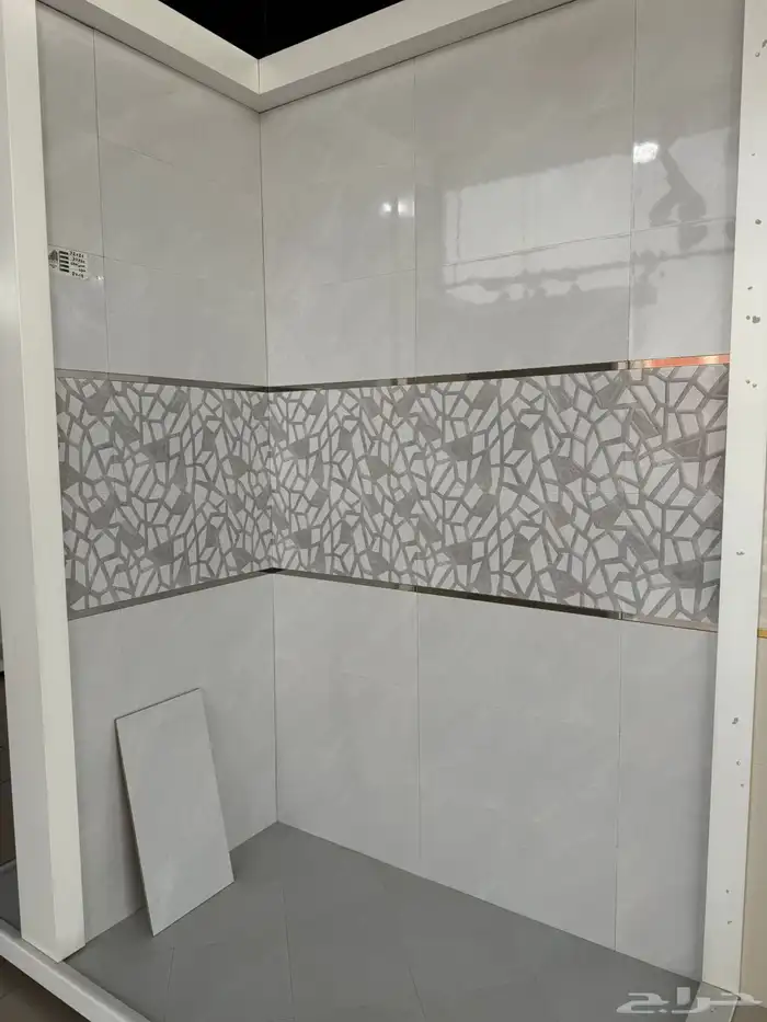 يوجد لدينا جميع انواع البلاط والرخام الحديث 0