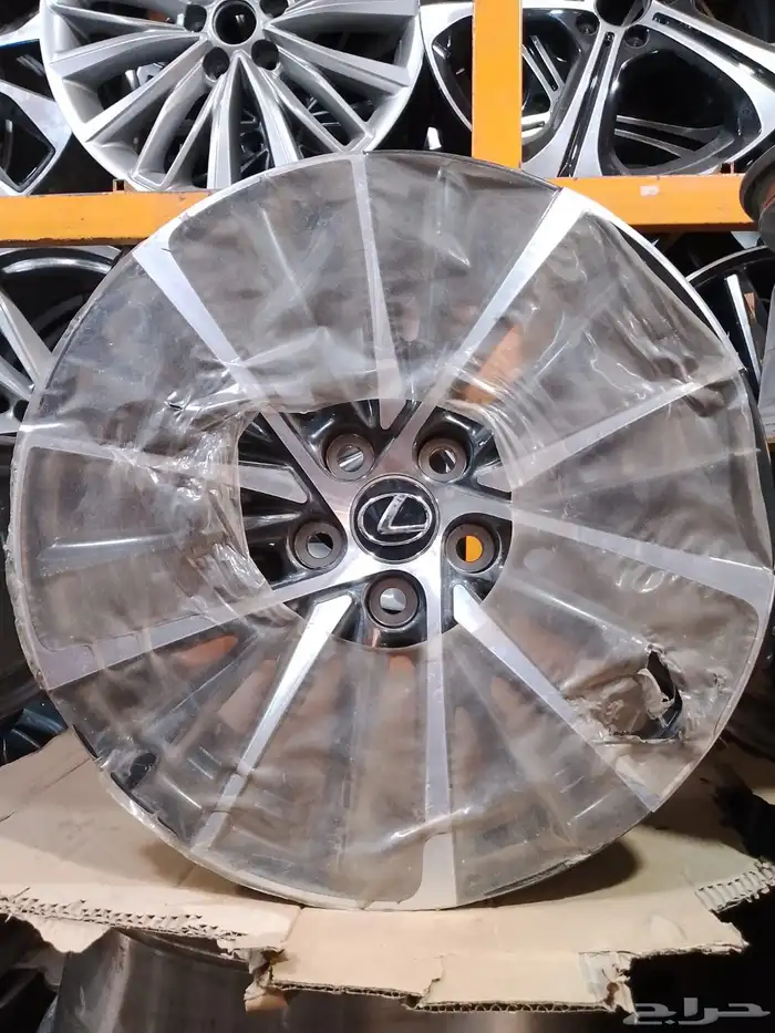 يوجد لدينا جميع انواع الجنوط وجميع مديلات السيارات 38