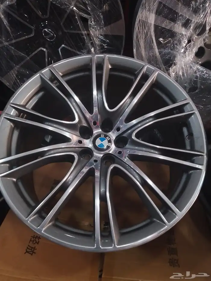 يوجد لدينا جميع انواع الجنوط وجميع مديلات السيارات 32