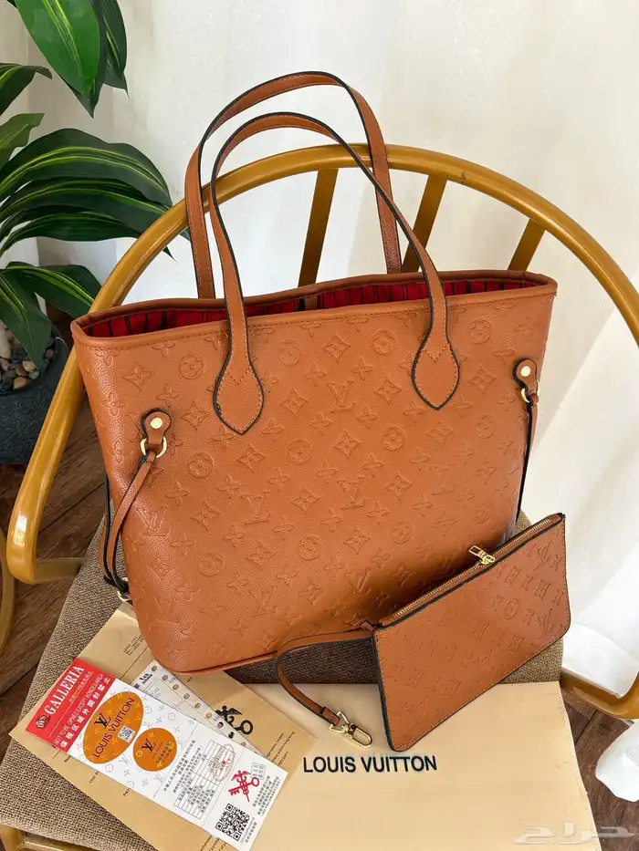 شنط ماركات درجه اولى 34