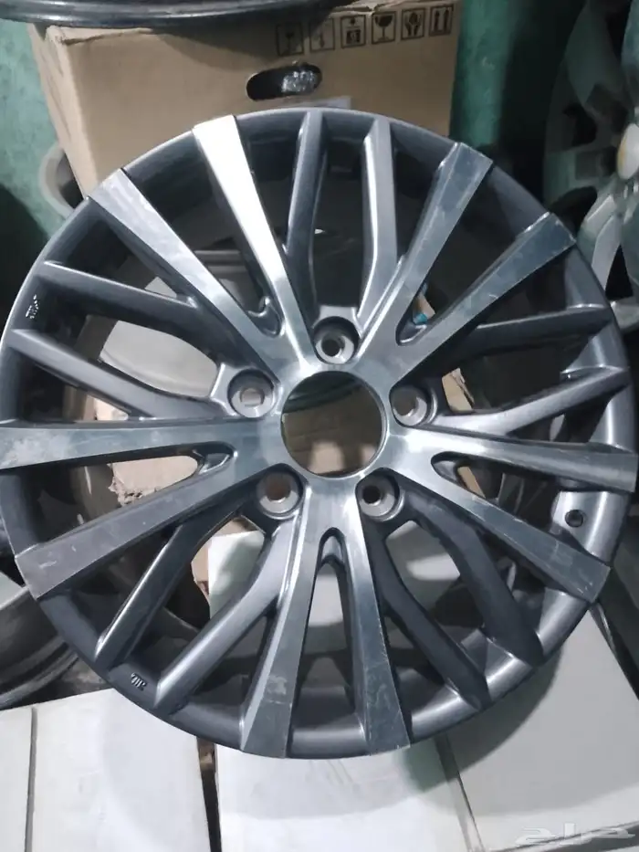 يوجد لدينا جميع انواع الجنوط وجميع مديلات السيارات 14