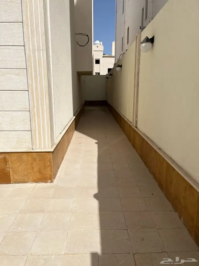 فلة للايجار حي الرانوناء 20