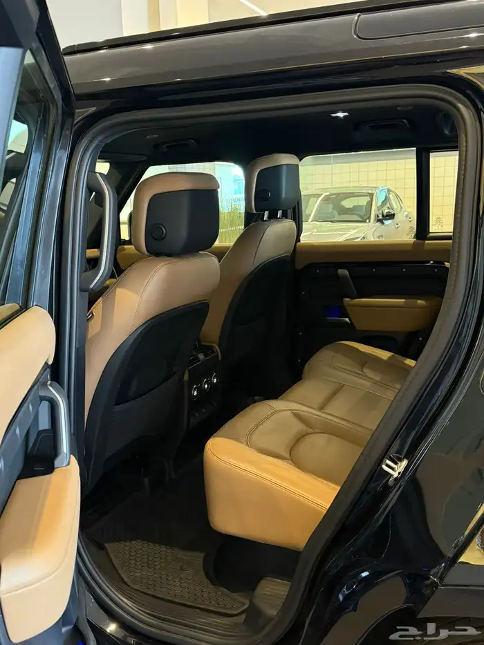 ديفندر للايجار 9