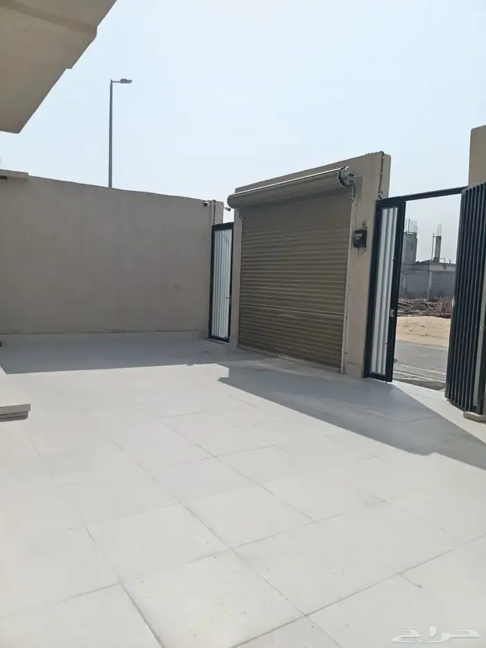 للبيع فله وشقه حي الشعله 1