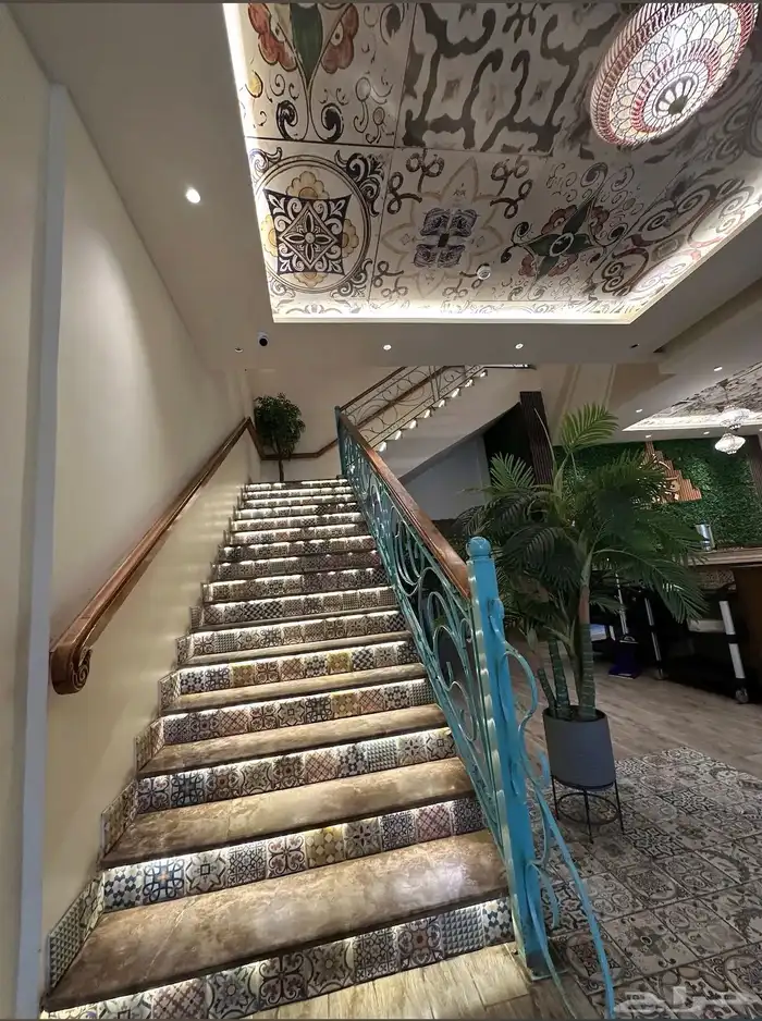 مطعم للتقبيل بالكامل 1