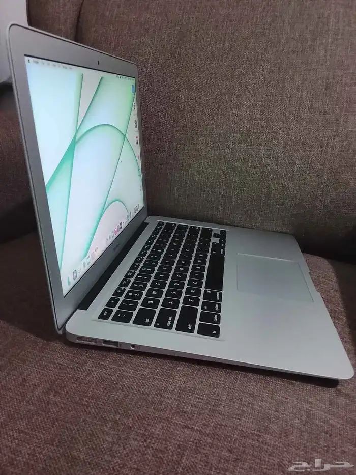 MacBook Air with Core i5 8GB RAM and 256GB SSD 1
