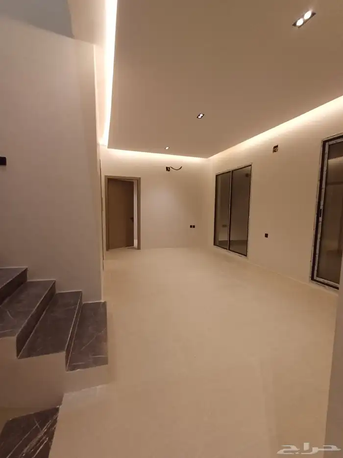للبيع فيلا مرهونه درج داخلي حي الرمال مسك 5