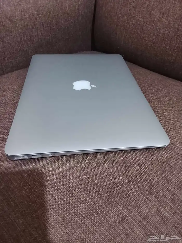 MacBook Air with Core i5 8GB RAM and 256GB SSD 0