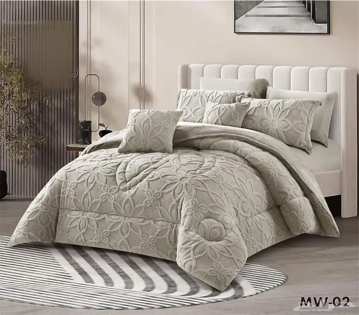 مفرش مخمل محفور بتصميم أنيق 8