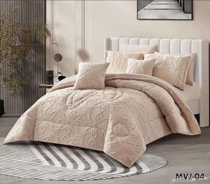 مفرش مخمل محفور بتصميم أنيق 7