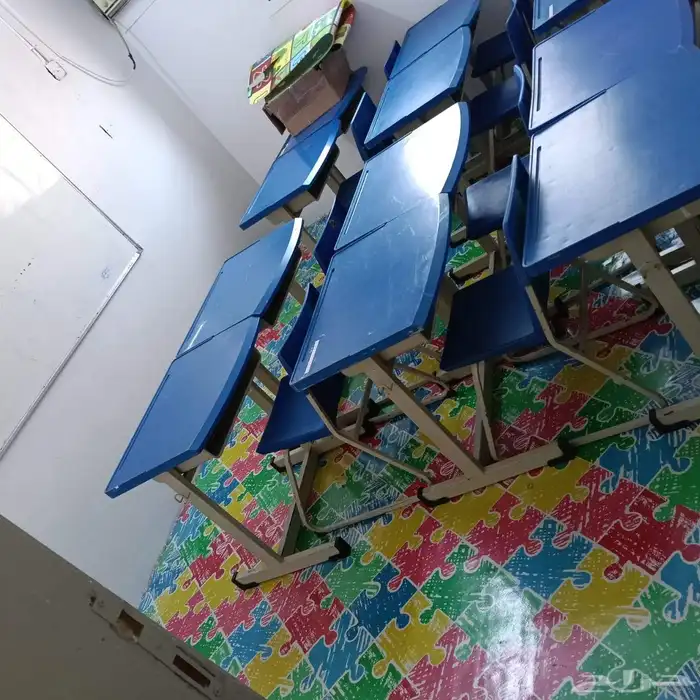 طاولات وكراسي نظيفه 1