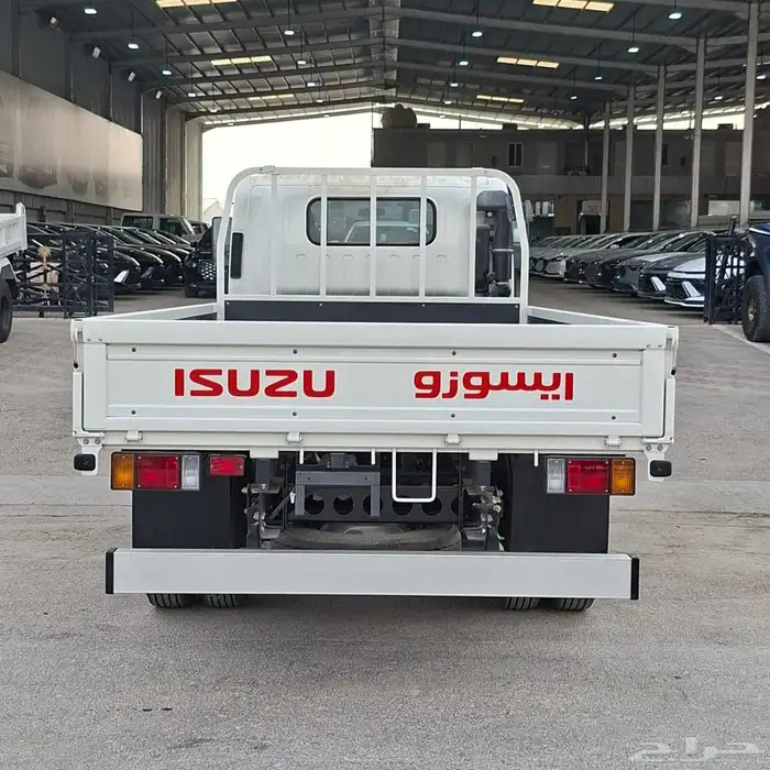 ايسوزو دينا 2024 محرك 4.8 الطن3 خليجي السعر 128شامل الضريبه 5