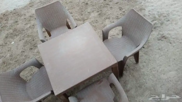 طاولة بلاستيك 3