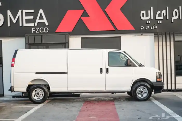 2025 GMC Savana Cargo جديد اصفار 1