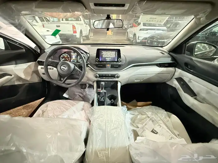 نيسان التيما استندر 2024 اسود ورمادي وازرق 3