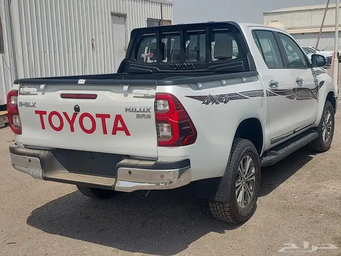 هايلكس سعودي فل بنزين اتوماتيك 2025 2