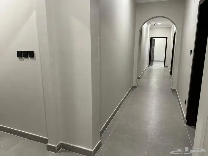 شقة كبيرة وفاخرة للايجار   الحمراء 1