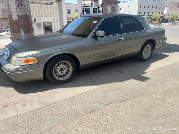 للبيع فورد فكتوريا 0