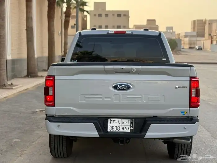 فورد 2022 F150 V8 FX4 6