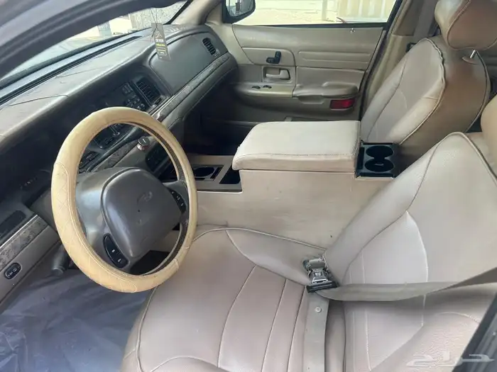 للبيع فورد فكتوريا 2