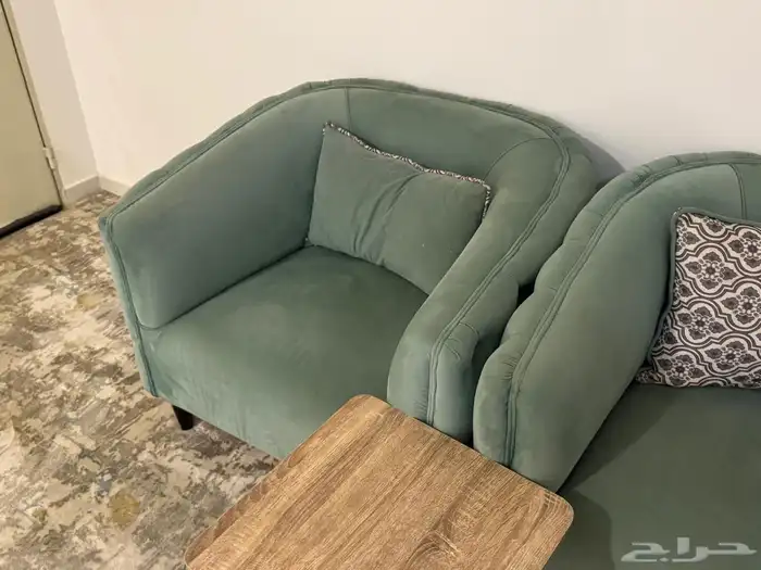 كنب كامل مع طالولات و مخاد 4
