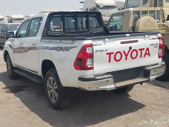 هايلكس سعودي فل بنزين اتوماتيك 2025 1