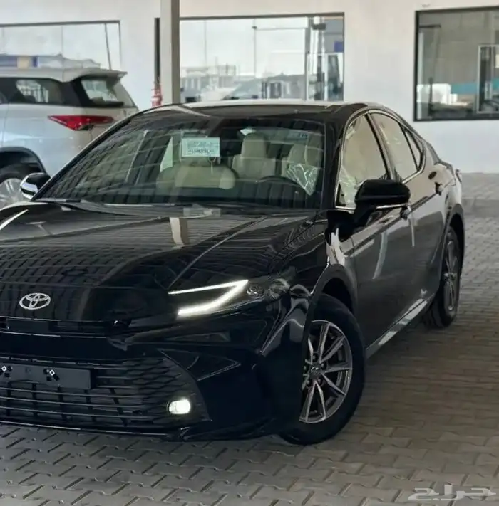 تويوتا كامري E 2025 اقساط وكاش 4