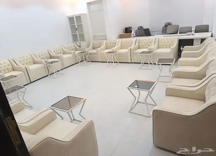 تاجير كنب في أي بي 33